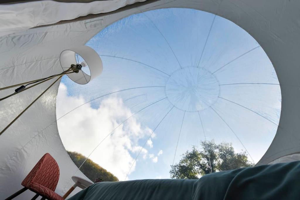 Bulle Hirondelle Hotel Quarré-les-Tombes Buitenkant foto