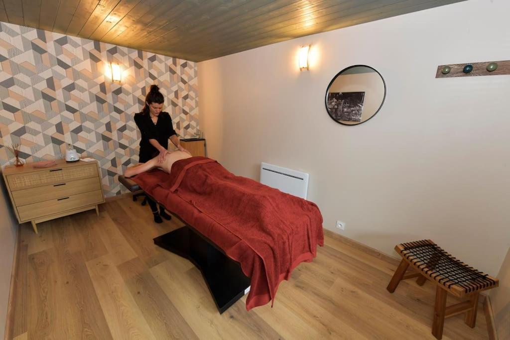 Bulle Hirondelle Hotel Quarré-les-Tombes Buitenkant foto