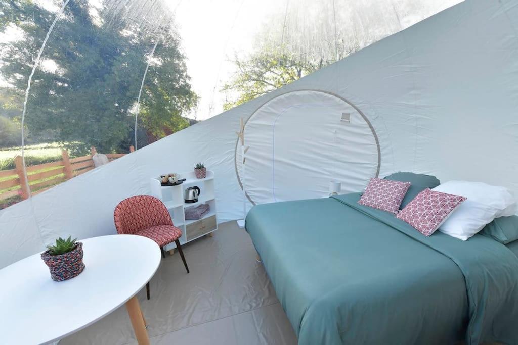 Bulle Hirondelle Hotel Quarré-les-Tombes Buitenkant foto
